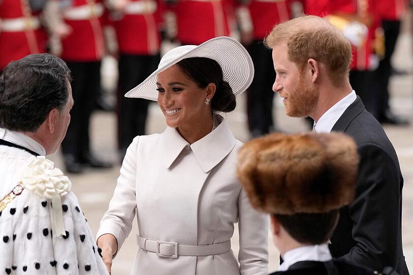 Meghan und Harry beim Dankgottesdienst für die Queen