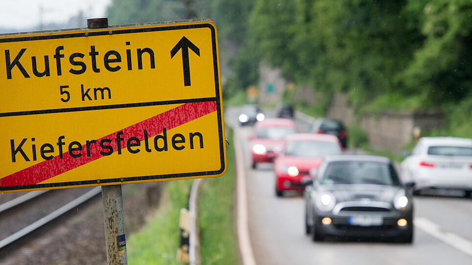 Grenzkontrollen in Tirol: 15 km Stau in Bayern