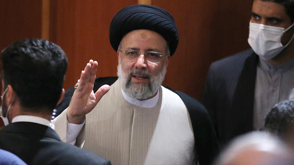 Irans oberster Führer bestätigte Raisis Wahl
