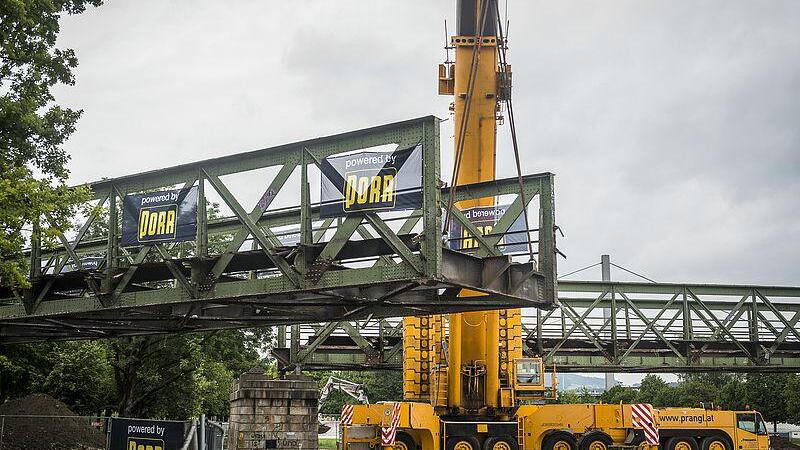 Eisenbahnbrücke verliert erste Tragwerke