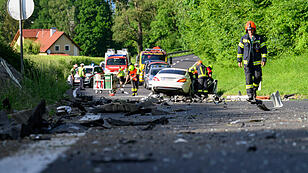 6 Verletzte bei Verkehrsunfall in Neuhofen