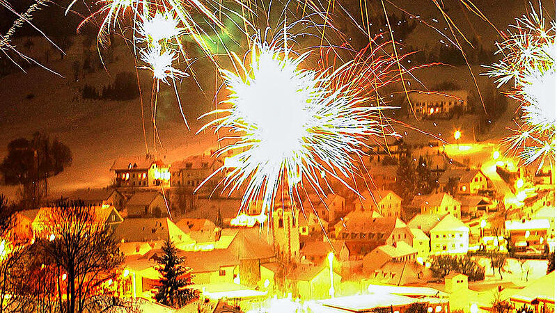 Schönegg wird mit Feuerwerk in Urfahr begrüßt