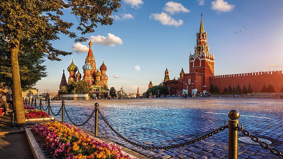 Moskau - Roter Platz mit Blick auf Kreml & Basilius Kathedrale