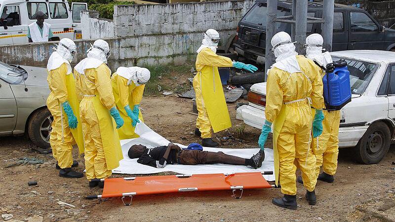 Internationale "Weißhelm"-Truppe soll Ebola-Epidemie in Afrika bekämpfen