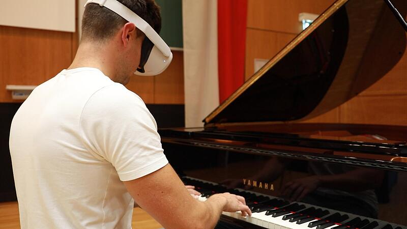 Von Tschaikowski bis Chopin: Klavier spielen mit Virtual-Reality-Brille