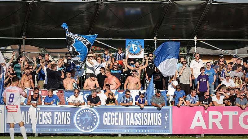 Blau-Weiß Linz Fans