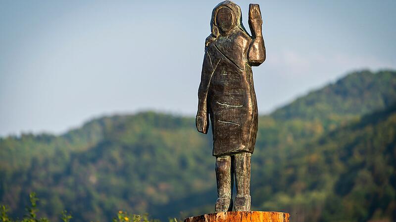 Statue Melania