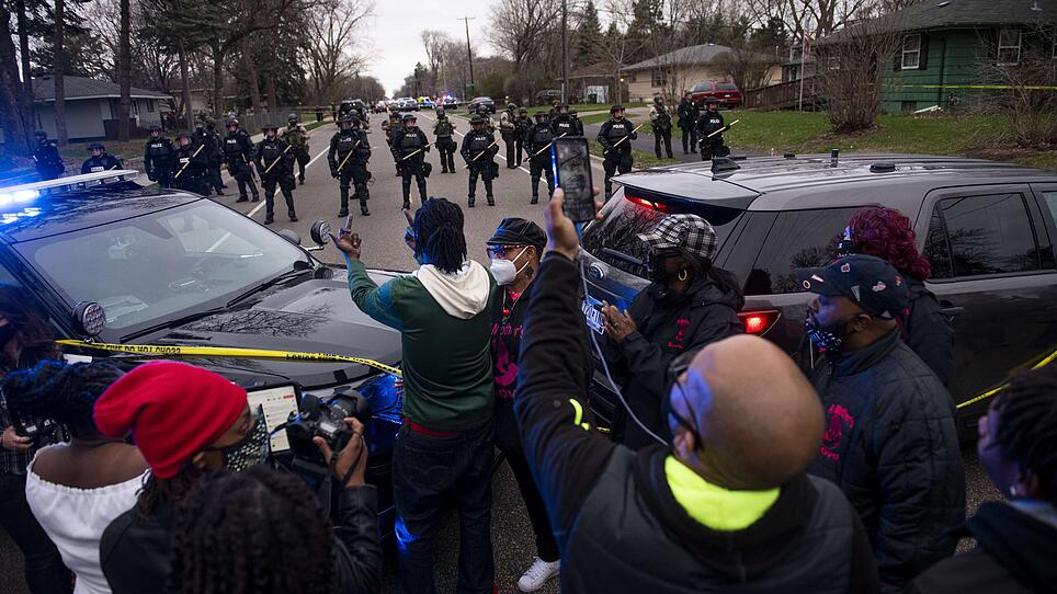 US-POLICE-SHOOTING-NEAR-MINNEAPOLIS-SPARKS-PROTEST