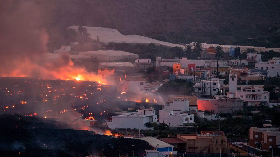 Hunderte flohen vor Vulkan auf La Palma