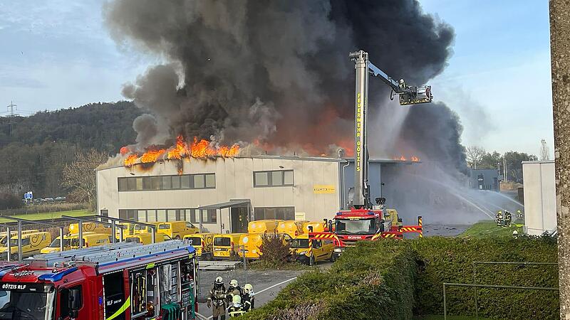 Major fire in the Koblacher mail distribution center paralyzes train traffic