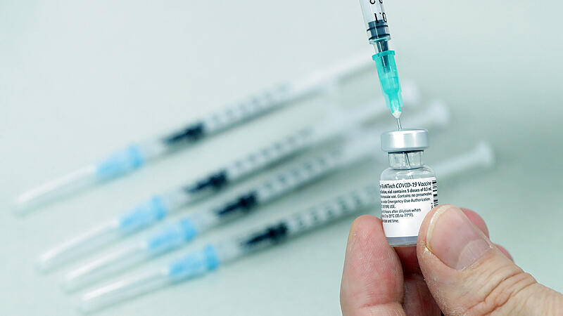 Impfung für Ältere: "Endlich wieder die Enkerl besuchen"