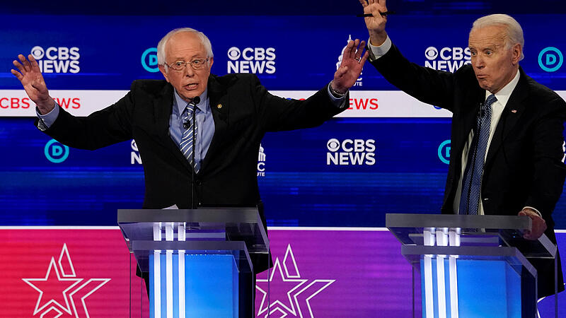Vor Super-Dienstag: Bernie Sanders lässt Angriff in Debatte abperlen