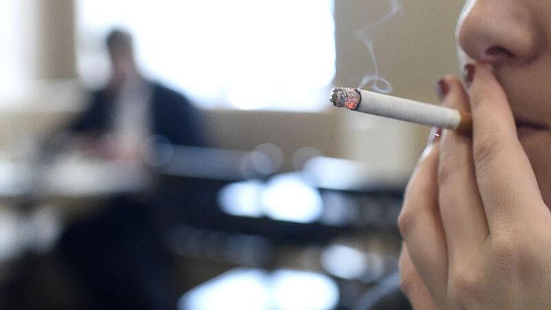 Rauchverbot auch in Zelten und Hotels