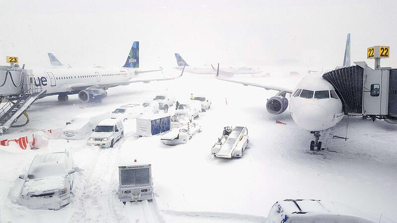 Extrem-Winter mit arktischer Kälte führte zu Flugchaos in New York