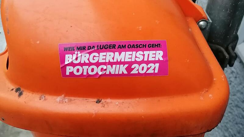 Wer verteilt in Linz diese geschmacklosen Wahlwerbepickerl?