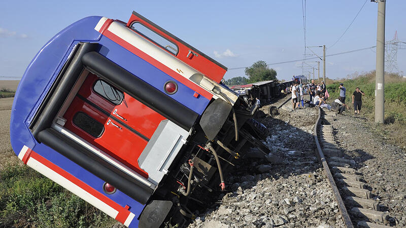 Zug entgleiste in der Türkei - Dutzende Tote