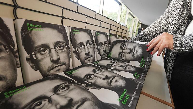 US-Regierung klagt Edward Snowden