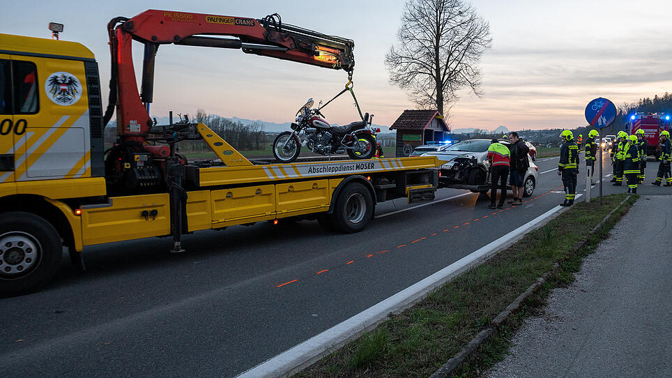 Unfall auf B139: Motorradlenker muss per Hubschrauber ins Krankenhaus gebracht werden