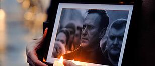 Neue Theorien zum Tod: Sollte Nawalny freikommen?
