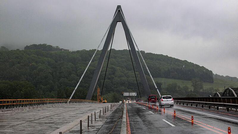 Steyregger Brücke: Verkürzte Bauzeiten lassen Pendler und Firmen aufatmen