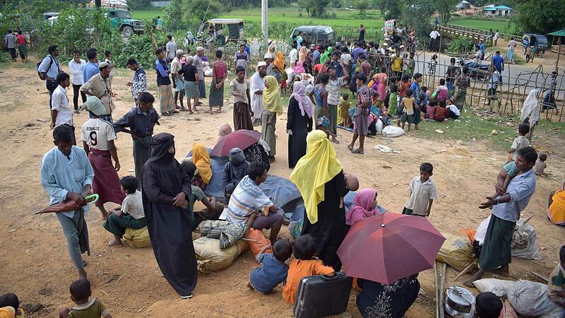 Tausende Muslime suchen Schutz in Bangladesch