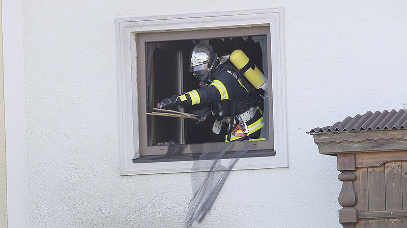 Brand: Nachbar rettete Bursch mittels Leiter