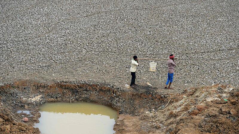 Indien: Täglicher Kampf ums knappe Trinkwasser