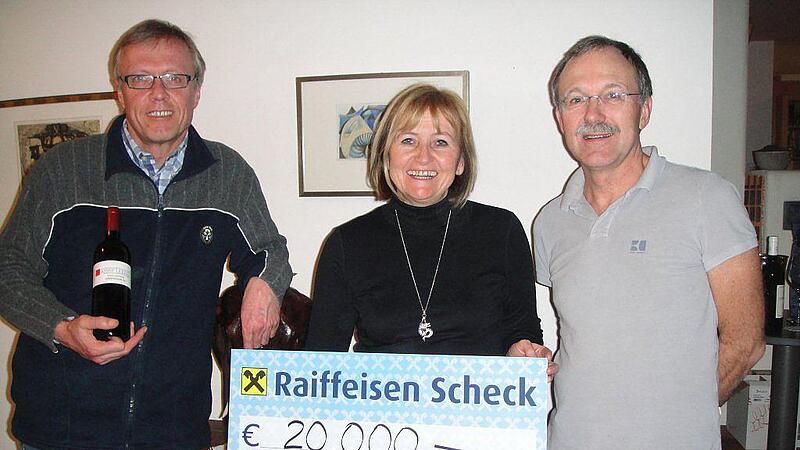 Patenschaften und eigener Wein: 20.000 Euro werden für Sozialprojekt gespendet