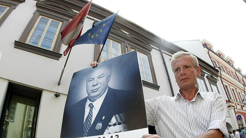 Streit um Ex-KGB-Offizier: Balten schießen sich auf Österreich ein