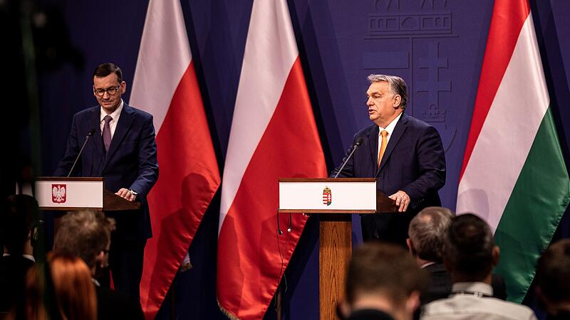 FILE PHOTO: Hungarian PM Orban and Polish PM Morawiecki meet in Budapest
