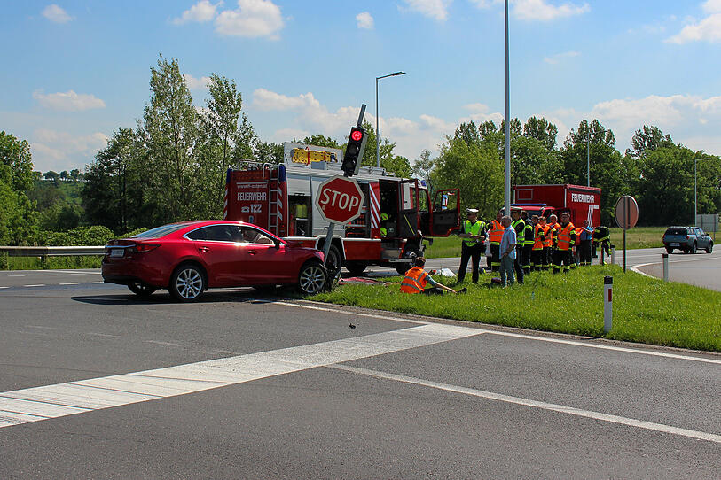Verkehrsunfall mit Feuerwehrauto in Asten