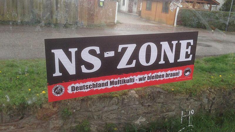 "Schöner leben ohne Nazis" in Braunau