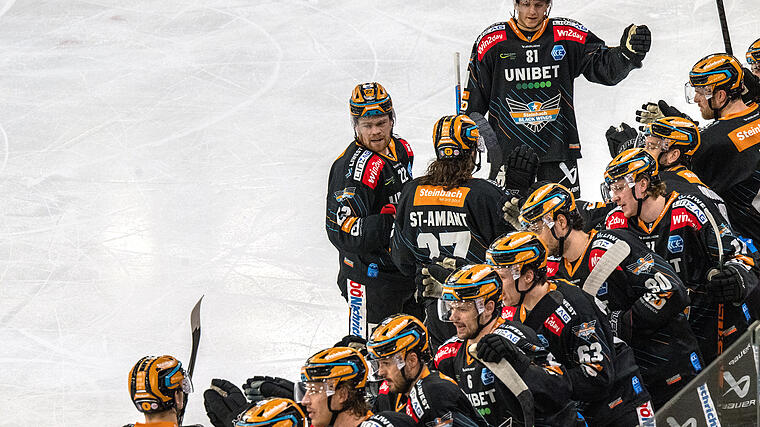 Black Wings celebrated a 2-1 home win against Bozen