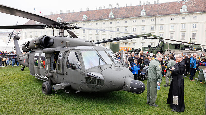 Bundesheer Leistungsschau Heldenplatz Hubschrauber