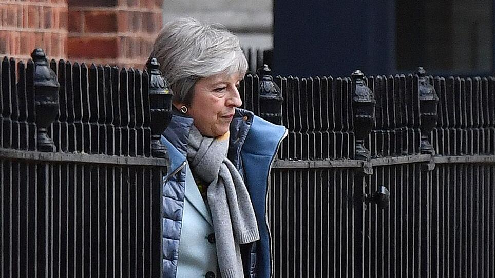 Das britische Unterhaus will Theresa May das Heft aus der Hand nehmen