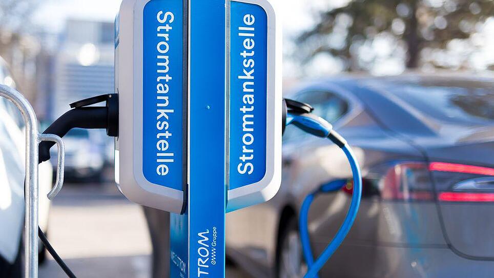 Elektro-Mobilität in der Einkaufsstadt: Wels-Strom bietet drei Mietautos an