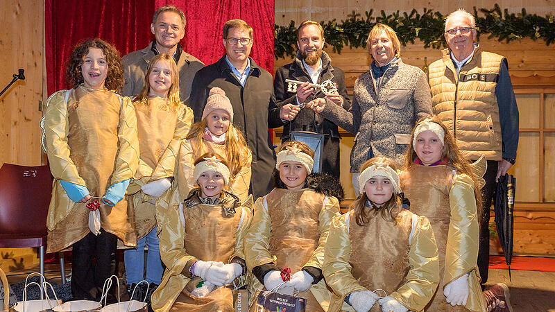 Christmas World in Wels opened: After a countdown, thousands of lights shone