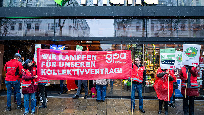 Handel: Ohne KV-Einigung drohen auch am Feiertag Streiks