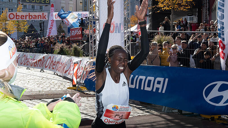 Punktlandung am Hauptplatz: Frauen-Rekord beim Linz-Marathon