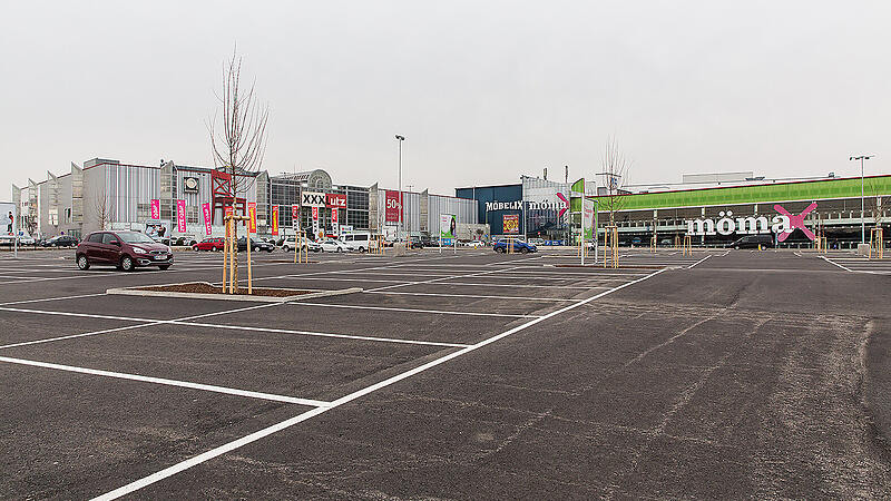 Neuer Parkplatz bei XXXLutz heizt Debatte über Bodenversiegelung an