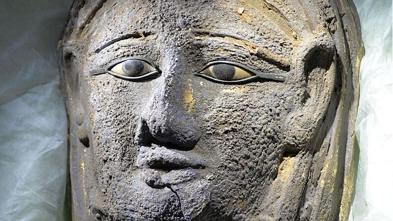 Sensationsfund in Ägypten: Maske einer Mumie aus Edelmetall entdeckt