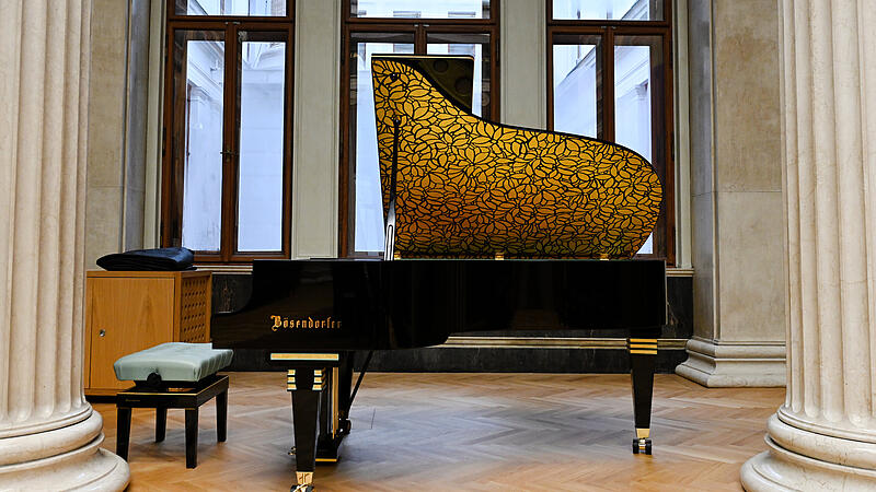 The golden grand piano in Parliament is to be replaced by a “simple piano”.