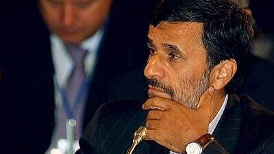 Ahmadinejad dünnt sein Kabinett aus