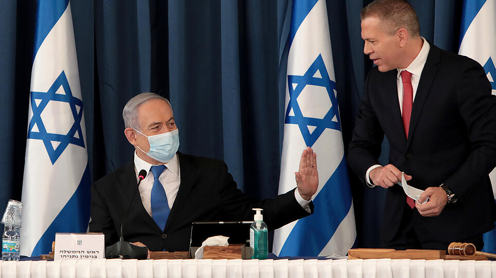 Sorge um Geld: Netanyahus Anwalt gibt auf