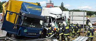 Lastwagenunfall in Niederneukirchen