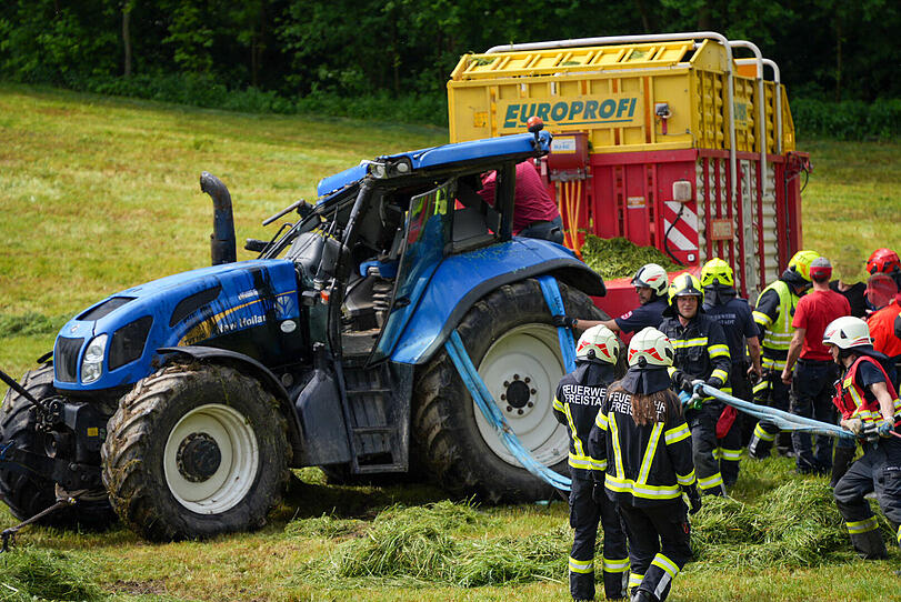 Riesenglück bei Unfall mit Traktor