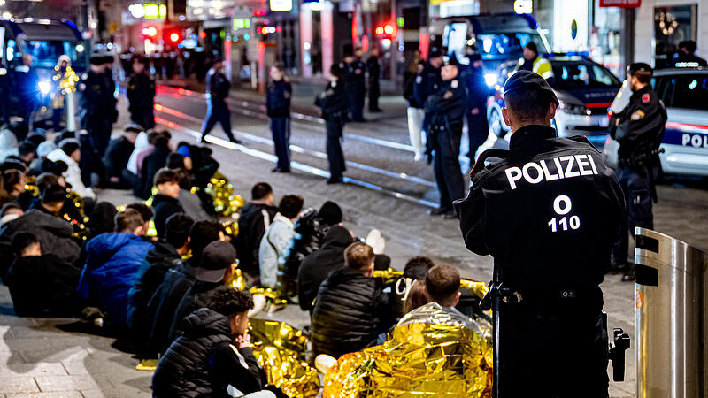 Polizei-Großeinsatz in der Halloween-Nacht in Linz