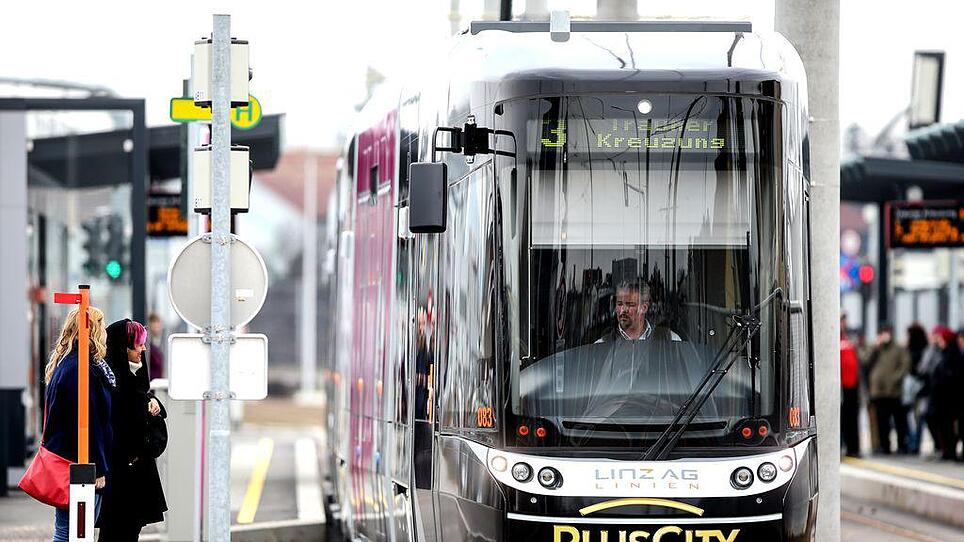 Neue Straßenbahn bringt der Plus-City viele zusätzliche Kunden aus Linz