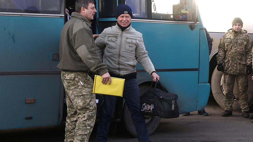 Größter Gefangenenaustausch seit Beginn der Kämpfe in der Ost-Ukraine