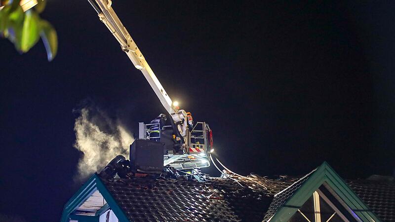 Sechs Feuerwehren bei Dachstuhl-Brand im Einsatz